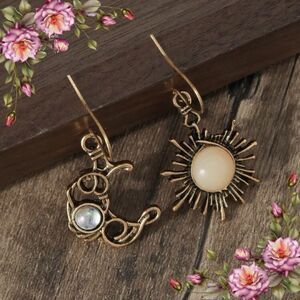 Vintage Bohemian Style Zinc Alloy Sun Moon Stars Asymmetrical Earrings